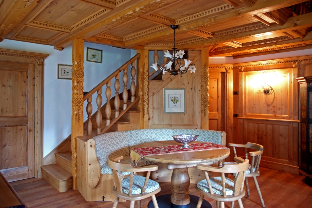 Casa montagna dolomiti arredamenti brigadoi falegnameria val di fiemme legno trentino