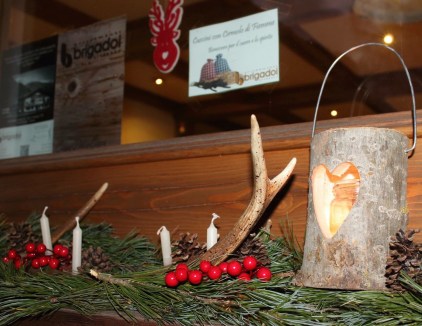 albero natale val di fiemme faòegnameria predazzo brigadoi arredamenti dolomiti