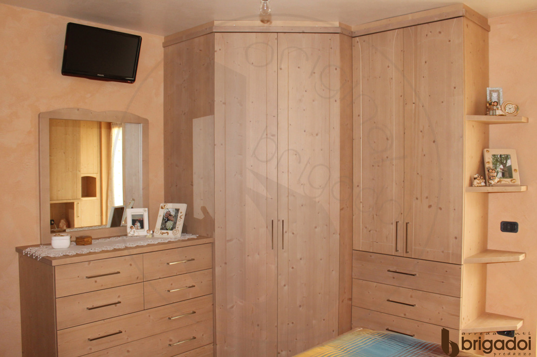 camera da letto legno arredamenti brigadoi val di fiemme trentino