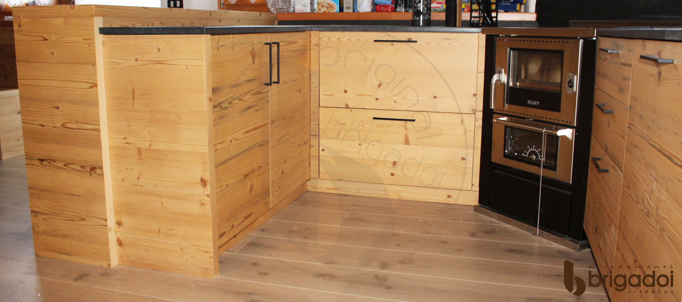 cucina legno arredamenti falegnameria brigadoi design val di fiemme dolomiti trentino legno