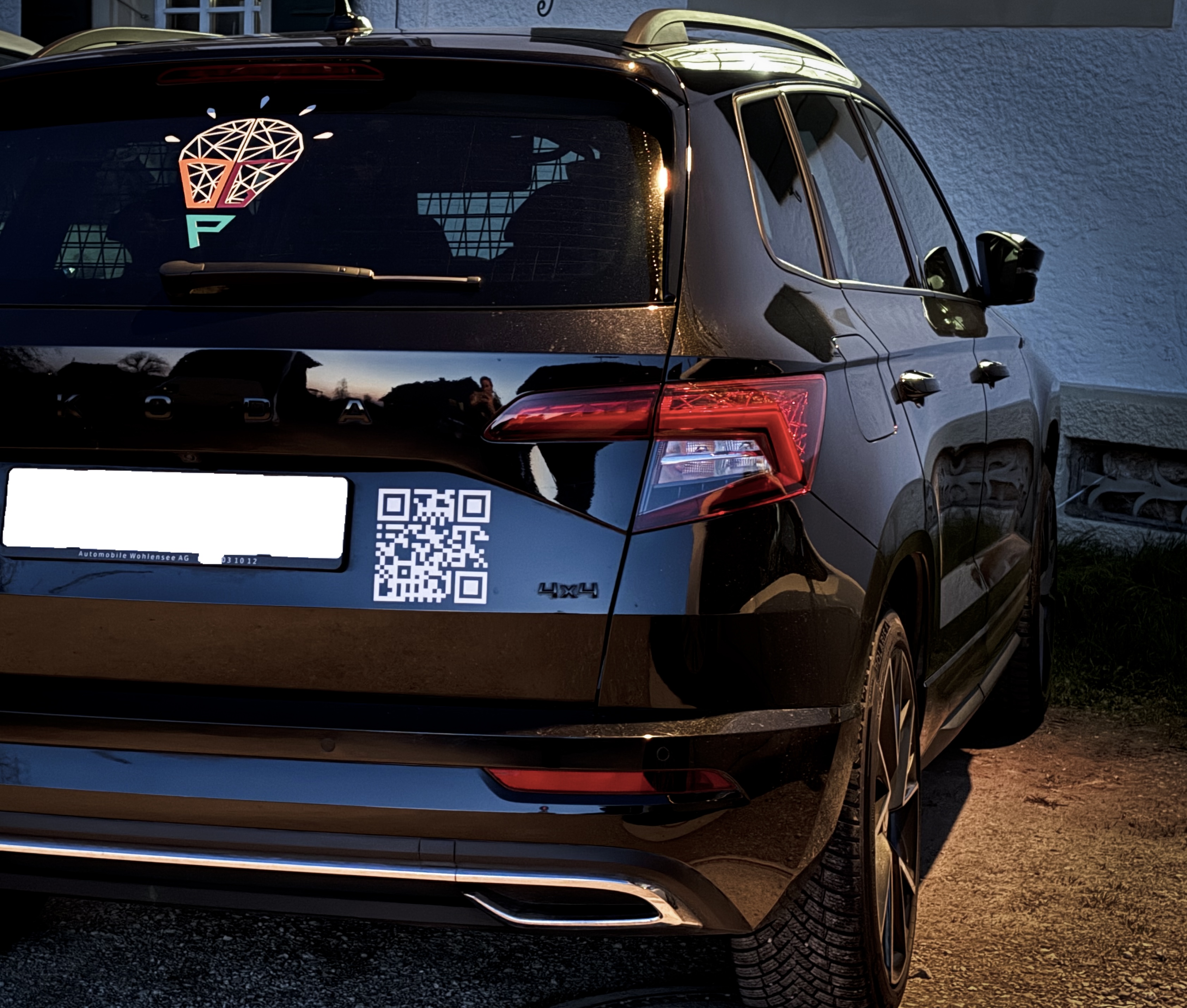 Mobile Präsenz: Fahrzeugbeschriftung & QR-Codes