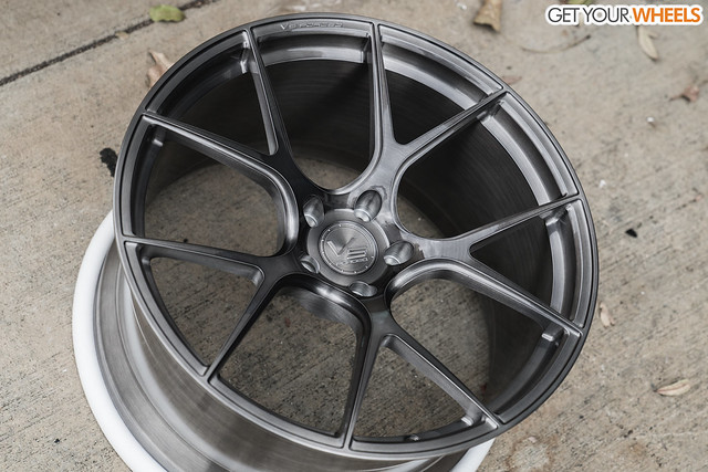 VS Forged VS02 | Forged Monoblock Split 5-Spoke Wheel