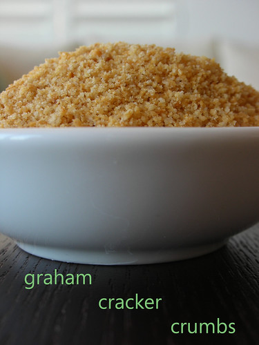 graham cracker crumbs