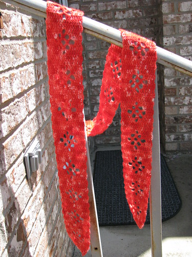 This is a very cute scarf - it would make a terrific Mothers Day gift...  ;)