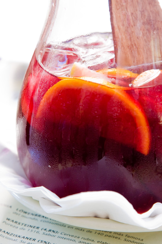 Sangría con melocotón