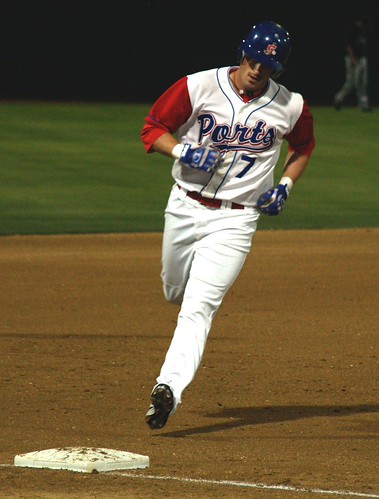 Cal Poly alumnus Grant Desme rounding 3rd on a 6th-inning homer