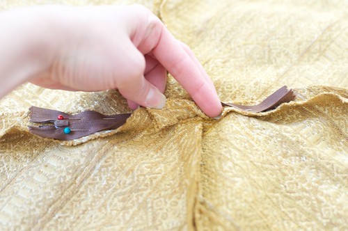 Pinning the zipper in place