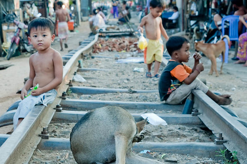 Along Railroads In Phnom Penh | A PHOTO DIARY