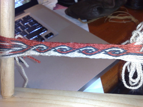 Tablet weave kivrim pattern