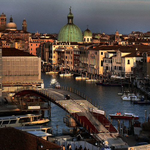 Santiago Calatrava's new bridge for Venice