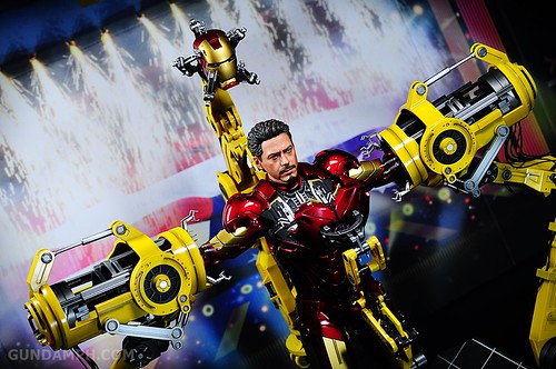 Hot Toys Iron Man 2 - Suit-Up Gantry with Mk IV Review MMS160 Unboxing - day3 (24)