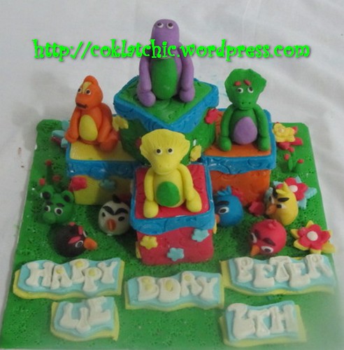 Miniature cake Barney dan angry bird