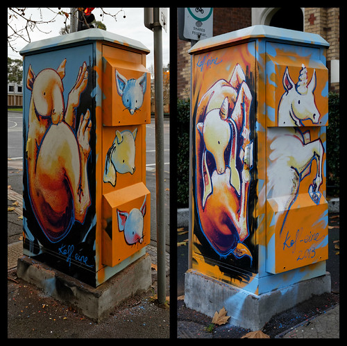 Kaffeine traffic signal box 2013-07-14 (IMG_8074&8077)