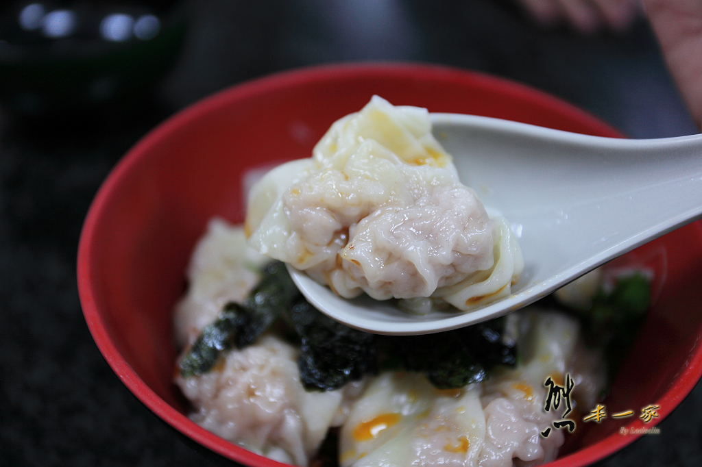 花蓮香扁食抄手 桃園美食 花蓮香扁食抄手 吃的到整尾蝦仁的蝦仁餛飩 Lvnmk