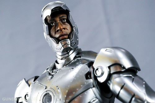 Hot Toys Iron Man 2 - Mk II Armor Unleashed Ver. Review MMS150 Unboxing (65)