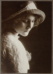 Louise Carbasse ca. 1913 / photographed by Rud...
