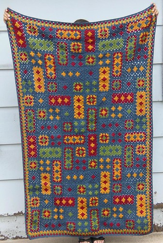 *blink*  How can you NOT see the granny square in a whole new light after seeing this?  FANTASTIC!