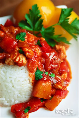 Never heard of putting peaches with chicken? Well, now you have. Yum!