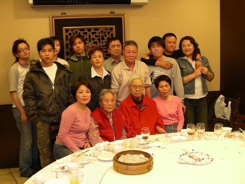 IAE EXPO feat. Zooka YUNG (read profile first) 拍攝的 全家福。