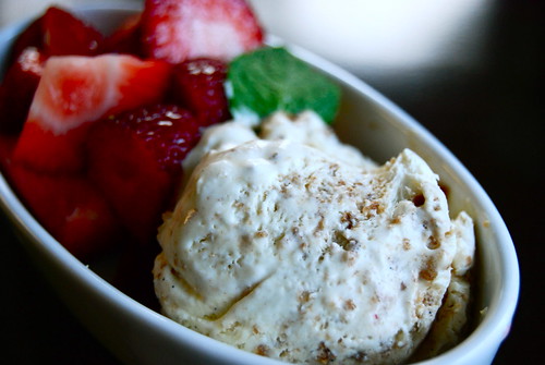 Brown bread ice cream