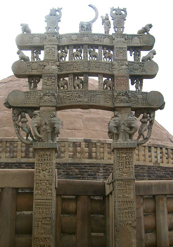 Una de las puertas de Sanchi.