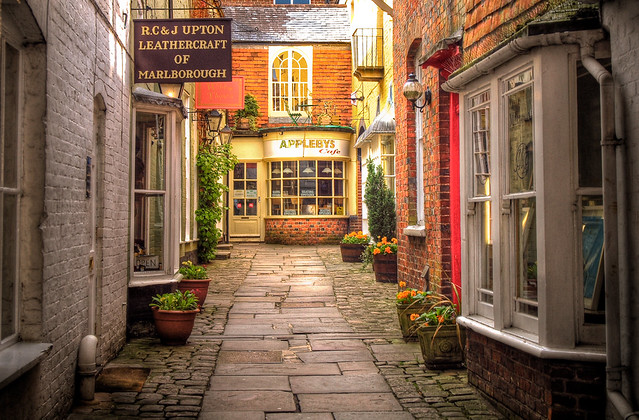 Old Appleby's Yard in Marlborough, Wiltshire, by Anguskirk. Photo used under Creative Commons, click pic for link.