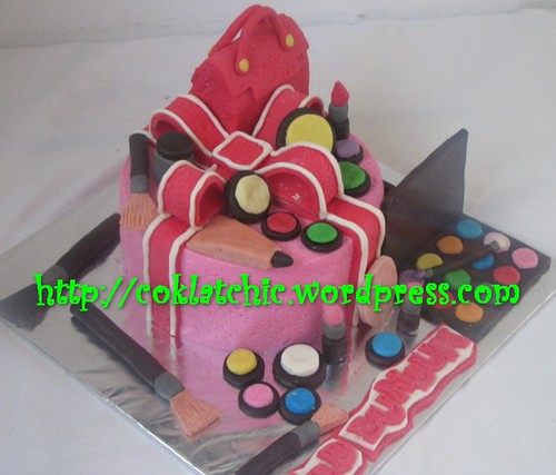Cake Tas dan Kosmetik
