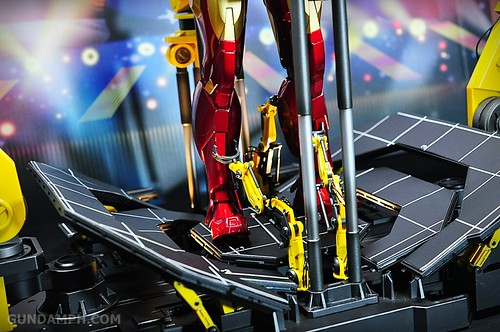 Hot Toys Iron Man 2 - Suit-Up Gantry with Mk IV Review MMS160 Unboxing - day3 (61)