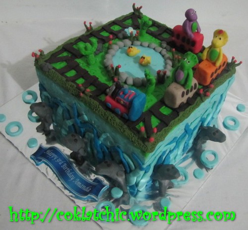Cake Barney, thomas dan lumba-lumba