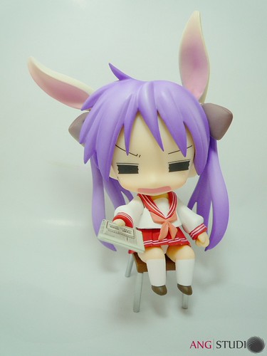 Uh ... you don't like reading newspaper, Kagami-chan?