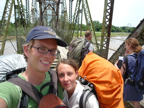 Grenzueberquerung auf der Bruecke von Panama nach Costa Rica