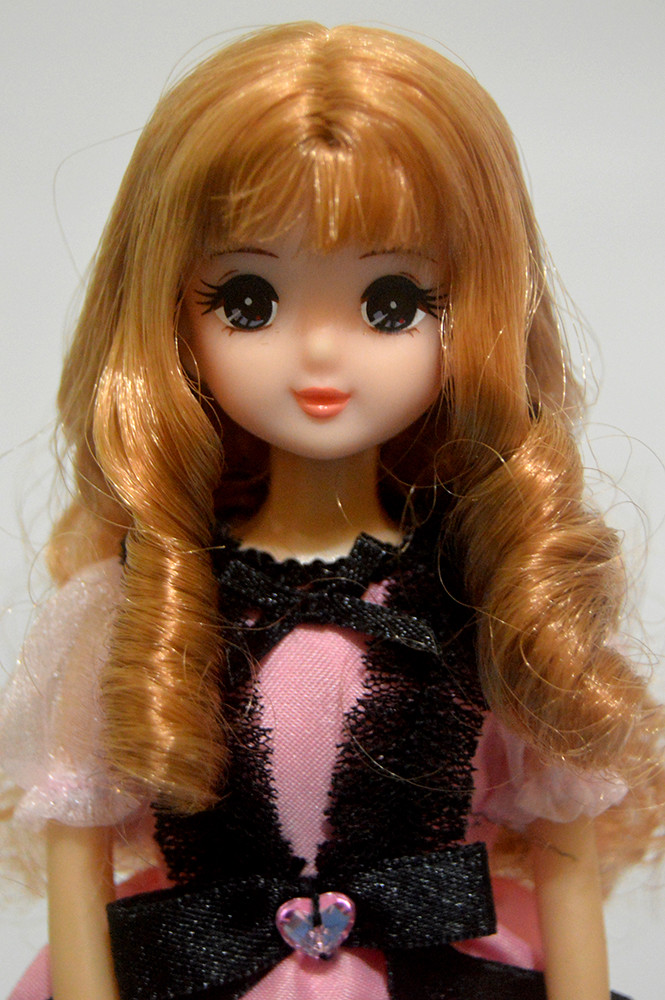 Download Gratis Gambar Gadis Cantik Dan Imut Mirip Boneka Barbie Ini Ternyata Mahasiswi Terkeren by Lampunghits.com