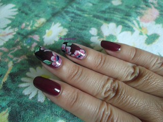 Gratuito immagini Fiori One Stroke Su Sfumato Fuxia Scuro E Viola Su Nailart aggiornato saluti