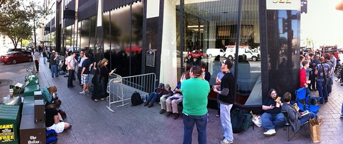 The queue at the apple pop-up store #sxsw