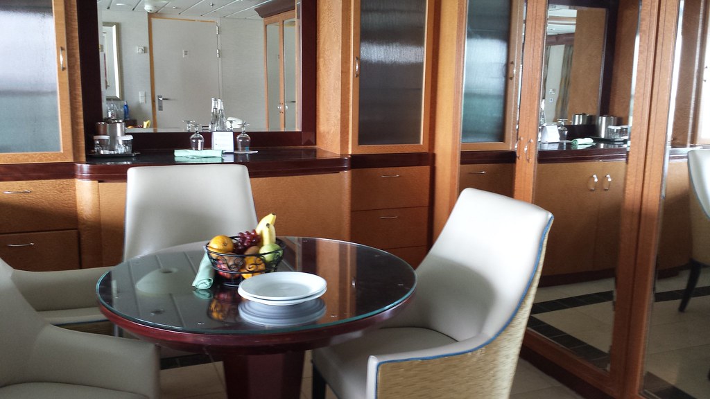 Owners Suite Navigator Of The Seas Owners Suite Photo On B