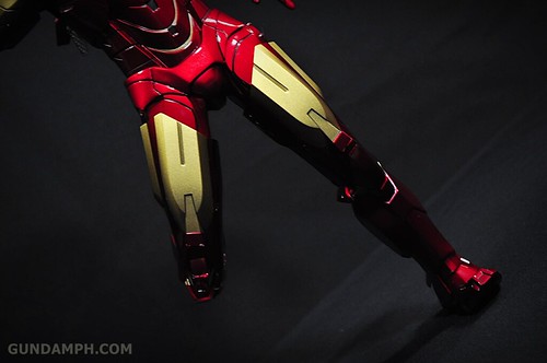 Hot Toys Iron Man 2 - Suit-Up Gantry with Mk IV Review MMS160 Unboxing - day1 (52)