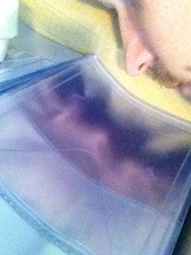 Käyttämättömät CD-pussit tuoksuu mielestäni He-Maneille, lapsuudesta tuttua