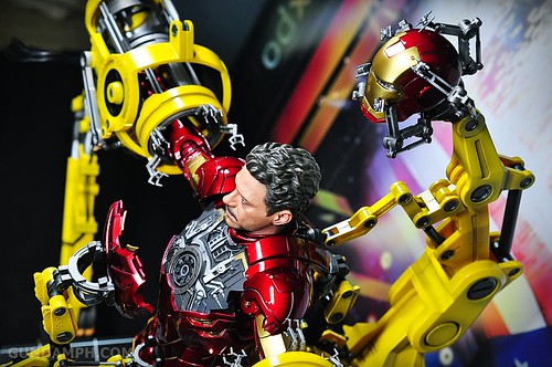 Hot Toys Iron Man 2 - Suit-Up Gantry with Mk IV Review MMS160 Unboxing - day3 (68)