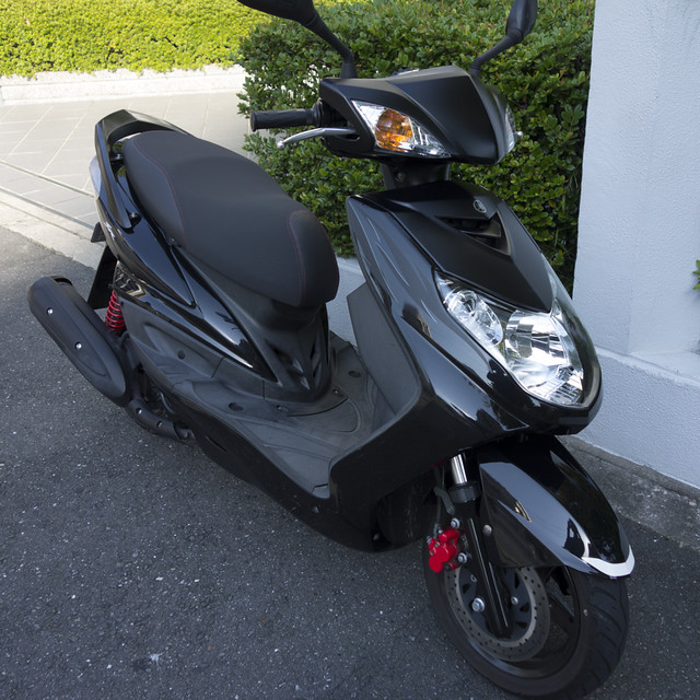 アドレスV125G リミテッドとシグナスX SRに試乗する – Planet Blue