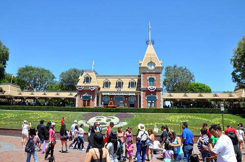 2011-08-04 - Disneyland 126 by robj_1971