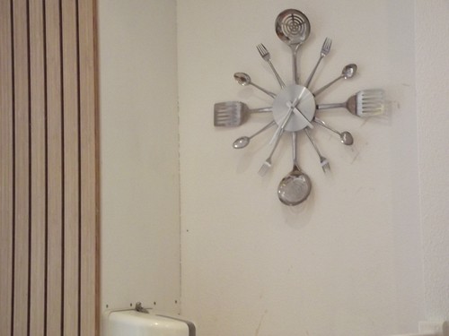 utensil clock