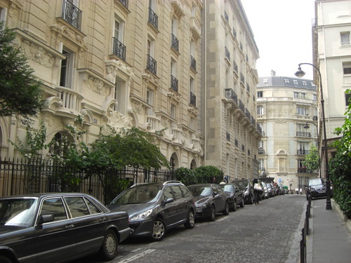 The boys wanna be her