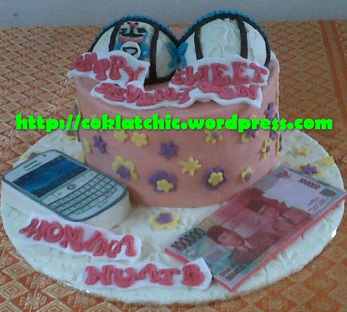 Cake boobs, blackberry dan uang
