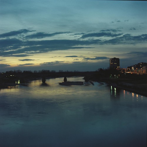 Pavia - il Ponte dell'Impero intravisto dal Ponte Coperto