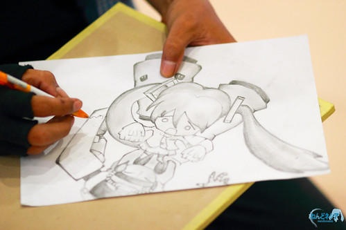 Someone was drawing Hachune Miku ...