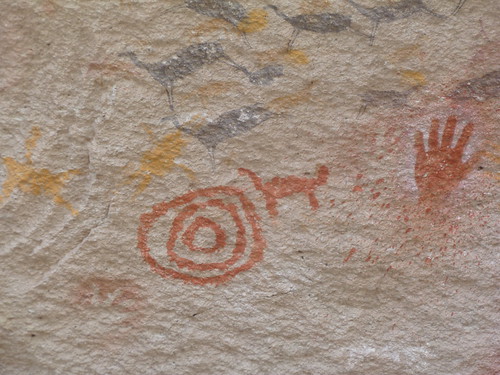 Llamas were among the other animals drawn on the walls P1080744