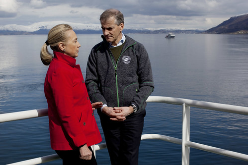 Hillary Clinton og Jonas Gahr Støre på båten Helmer Hansen i Tromsø.