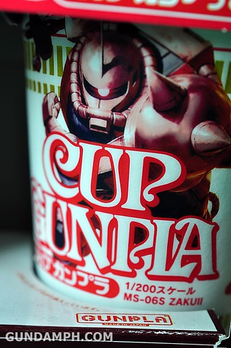 Char Zaku Nissin Cup Gunpla 2011 OOTB Unboxing Review (7)