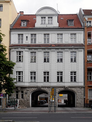 Urbanstraße 122-123, Front