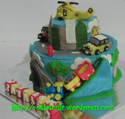 Cake Helicopter, moris dan kereta